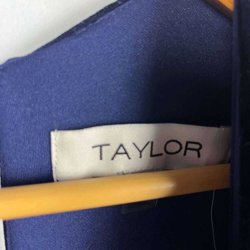 2/$30 NWT Taylor V-Neck Velvet Sequin Navy Dress Small - Picture 3 of 6